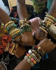 Black Culture Jewelry Aesthetic, Earthy Black Woman Jewellery, Earthy Bracelets Aesthetic, Black Women Luxury, Explore Aesthetic, Earthy Style