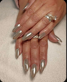 Silver Crome Nails French Tip, Light Silver Chrome Nails, Mercury Nails, Chrome Metallic Nails, Grey Chrome Nails, Christmas Chrome Nails, Fall Chrome Nails, Blue Chrome Nails, Maquillage Yeux Cut Crease