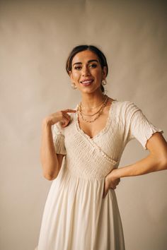 Polagram Dresses Sedona Hi-Low Midi Dress Layered Gold Jewelry, Gorgeous Style, Flattering Dress, Nursing Friendly, Flattering Dresses, New Mothers, Ruffle Sleeves, Cream Dress, Sedona