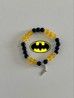 Batman Bracelet Bead, Batman Matching Bracelets, Bracelet Ideas Matching, Superman Bracelet, Batman Bracelet, Spiderman Bracelet, Character Bracelets, Superhero Bracelets, Pulseras Kandi