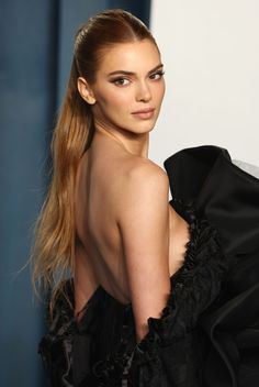 Sleek Ponytail Hairstyles, Sleek Ponytail, Sleek Hairstyles, High Ponytails, Kendall Jenner Style, Ginger Hair