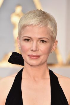 Michelle Williams Hair, Celebrity Pixie Cut, Kort Pixie, Celebrity Short Hair, Classic Haircut, Latest Short Hairstyles, Michelle Williams