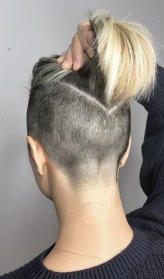 360 Undercut Women Short Hair, 360 Undercut Women Long Hair, Long Shag With Undercut, Pointed Undercut, Female Undercut Medium Hair, High Undercut Women, Undercut Ponytail Women, Undercut Blonde Hair, Undershave Hairstyles