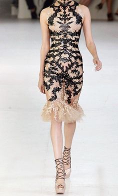 ALEXANDER MCQUEEN Spring 2012 Laser Cut Black Patent Leather Lace Dress | eBay Alexander Mcqueen Runway, Red Carpet Couture, Mcqueen Dress, Patent Leather Dress, Fancy Gowns, Laser Cut Leather, Silk Cocktail Dress, Crochet Lace Dress, Black Lace Dress