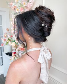 Wedding Bun Hairstyle, High Bun Wedding Hairstyles, Bridal Hair Up, Pam Anderson, Bridemaids Hairstyles, Wedding Bun, Hairstyles Design