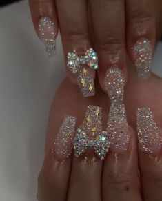 The Most Glamorous Nail Ideas For New Years Eve | Blogmas Day 21 ~ annabelannunziata Nail Ideas For New Years, Ongles Gel Violet, Glitter Toe Nails, Nails With Glitter, Nagellack Trends, Bridal Nail Art, Nails Design With Rhinestones, Cute Acrylic Nail Designs, Glamorous Nails