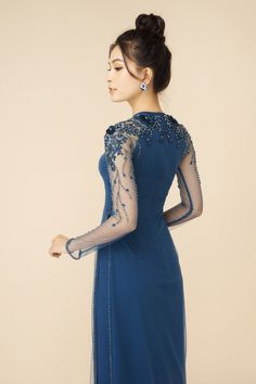 Round neck Material: Crepe, beading Raglan long sleeves tulle Type: Modern ao dai Fairytale Gown, Evening Mini Dresses, Vietnamese Dress, Tulle Sleeves, Satin Evening Dresses, Blue Tulle, Indian Clothing, Traditional Dress, Embroidery Dress