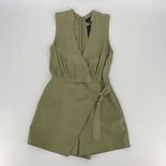 Nwt Sage Green Romper With Sid Buckle Closure Green Romper, Bodycon Dress Casual, Wrap Romper, Circle Dress, Lace Skater Dress, Ankle Length Dress, Ribbed Mini Dress, Sage Color, Coral Dress