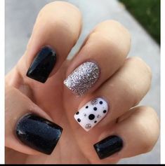 Cute Nail Styles For Short Nails, Short Black Nail Designs Gel, Black Short Acrylic Nails Square, Polish Colors 2023, Nails Polish Colors, Summer Nails 2023 Gel, Gel Summer Nails, Nails 2023 Gel, Summer Nails 2023