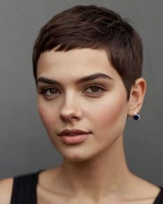 Short Haircuts: Transform Your Look With These Styles - Rose idea Very Short Female Haircuts, Extra Short Pixie Haircut, Extra Short Hairstyle Women, Classic Pixie Haircut, Very Short Haircuts For Women, Very Short Haircuts, Short Haircuts For Women