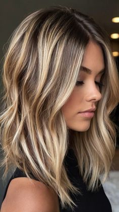 Edgy Brown Hair Colors with Blonde Highlights Ideas for Hair Projects ðŸ’« Edgy Brown Hair, Grown Out Blonde, Grown Out Blonde Hair, Hair Bangs And Layers, Brown Hair Colors With Blonde, Hair Colors With Blonde, Brown Hair Color With Blonde Highlights, Blonde Highlights Ideas, Hair Projects