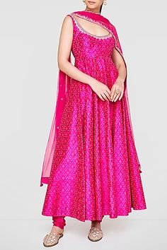 Sleeveless Anarkali, Orang India, Designer Anarkali Dresses, Anita Dongre, Designer Kurti Patterns, Gaun Fashion, Designer Anarkali, Traditional Indian Outfits