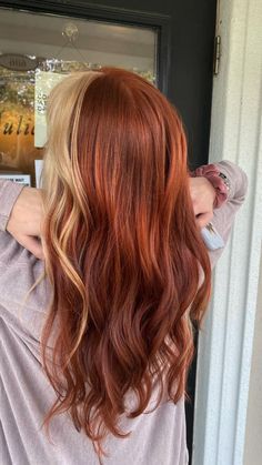 Beach Day Hairstyles, Red Hair Fade, Chelating Shampoo, Stacked Haircut, Red Hair Dye, Hairstyles For Swimming, Day Hairstyles, Dyed Red Hair