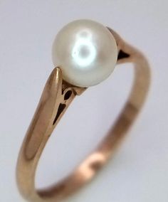 A Vintage 9K Yellow Gold Pearl Solitaire Ring. Size K. 1.5g weight. Ring Engagement, Gold Pearl, Solitaire Ring, Vintage Rings, Turquoise Ring, Ring Size, Yellow Gold, Turquoise