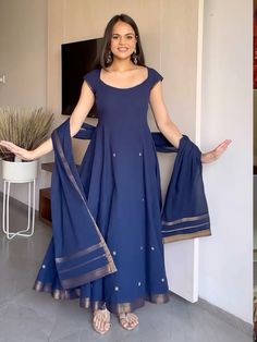 Casual Indian Outfits, Saree Reuse, Dress Designs For Stitching, Bride Dress Simple, Simple Kurta Designs, Traditional Indian Dress, Kurti Neck, Long Kurti Designs