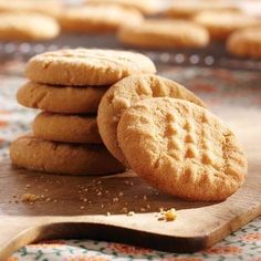 several cookies are stacked on top of each other