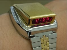 Benrus Watch, Futuristic Watches, 24 Hour Clock, Vintage Furniture Design, Led Watch, Mens Fashion Wear, Old Watches