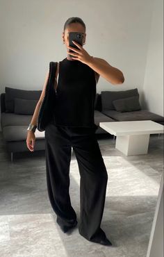 All Black Workwear, Work Aesthetic Office Outfit, All Black Work Outfits Casual, Sporty Office Outfits Women, Curvy Work Outfits Women, Diner Outfits Night Classy, Trade Show Outfit Ideas, Corporate Outfits Women, How To Elevate Your Style