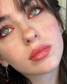 Makeup For Lidded Eyes, Punk Inspired Makeup, Heavy Blush Makeup Aesthetic, Pretty Lip Makeup, Indie Rock Makeup, Grunge Makeup For Blue Eyes, Marceline Makeup Inspired, Soft Red Eyeshadow, Unconventional Eyeliner