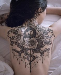 visual of back piece tattoo including floral structures intertwined with reptiles Floral Back Tattoos, Backpiece Tattoo, Back Piece Tattoo, Full Back Tattoos, Muster Tattoos, Pieces Tattoo, Large Tattoos, Back Tattoo Women