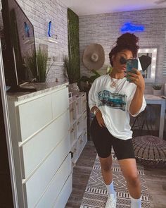 🚴‍♀️ Ready to rock the cutest looks of 2024? Check out these 20+ Cute Biker Shorts Outfits you’ll want to copy! Whether you're into a laid-back Biker Shorts Outfit for those casual days or looking for the perfect Biker Shorts Outfit Summer, these styles have got you covered. From versatile Shorts Outfits that fit any occasion to an effortlessly chic Airport Outfit Biker Shorts combo, these Summer Fashion Outfits are all about comfort and style. Elevate your wardrobe with these must-try Biker ... School Baddie, Looks Hip Hop, Outfits Baddie, Looks Pinterest, Black Tees, Afrikaanse Mode, Baddie Aesthetic, Tomboy Style Outfits