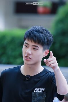 Short Length Hair Men Straight, Jj Haircut, Short Grunge Hair Men, Korean Haircut Men, Asian Haircuts, Korean Short Haircut, Asian Men Short Hairstyle, Liu Haoran, Two Block Haircut