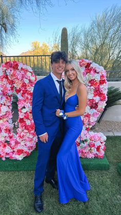 Prom pictures prom ideas prom dresses prom looks blue prom dress prom picture ideas instagram prom pictures matching prom outfits prom day prom 2022 prom 2023 Royal Blue Couple Outfits Wedding, Prom Colors For Couples Matching, Blue Prom Outfits For Couples, Royal Blue Homecoming Dress Couple, Royal Blue Prom Couple, Prom Colors For Couples, Matching Prom Couples, Blue Prom Couple, Prom Outfits For Couples