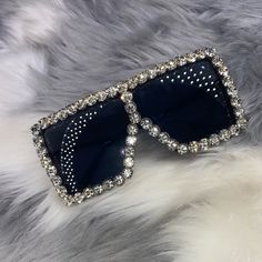 Brand New... Gift Included With Purchase! Ship Same Or Next Day All Sales Final #Sunglasses #Glasses Pretty Sunglasses, Popular Sunglasses, Clear Sunglasses, Crystal Sunglasses, Chic Sunglasses, Rhinestone Sunglasses, Uv400 Sunglasses, Sunglasses Women Oversized, Cute Sunglasses