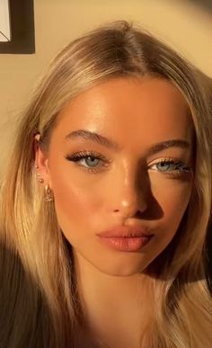 Maquillaje Glowy, No Make Up Make Up Look, Blonde Hair And Blue Eyes, Ball Makeup, Natural Prom Makeup, Light Makeup Looks, Formal Makeup, Smink Inspiration, Cute Makeup Looks