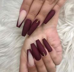 Matt Color Nails, Maroon Graduation Nails, Maroon And Tan Nails, Matte Burgundy Nails Coffin, Matte Nails Design Ideas Classy, Matte Burgundy Nails, Burgundy Matte Nails, Matte Maroon Nails, Fall Coffin Nails