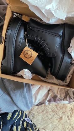 All Black Doc Martens, Black Docs, Doc Martens Aesthetic, Doc Martens Jadon, Doc Martens Black, Nike Heels, Dr Martens Jadon, Doc Martens Boots, Pretty Shoes Sneakers