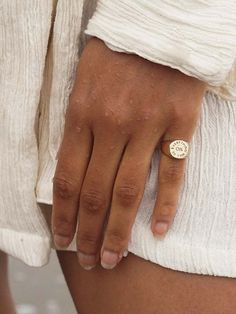 Gold Pinky Signet Ring, Gold Signet Rings, Female Signet Ring, Wedding Signet Ring, Pinky Ring Gold, Signet Pinky Ring, Modern Gold Ring, School Rings, Pinky Signet Ring