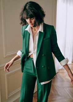 Green Suit Women, Paris Mode, Green Suit, Green Pants, Mode Inspo, Work Attire, High Waisted Trousers, Office Outfits, Outfits Casuales