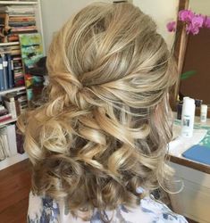 Medium Length Curls, Summer Wedding Hairstyles, Up Hairdos, Long Bobs, Wedding Hairstyles Half Up Half Down, Half Updo