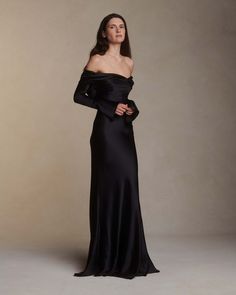 Long Sleeve Fancy Dress, Classy Gala Dress, Black Formal Dress Classy, Black Bridesmaid Dresses Long Sleeve, Black Gala Dress Long Classy, Black Formal Dress Long Classy, Danielle Frankel, Black Dresses Classy, Off Shoulder Gown