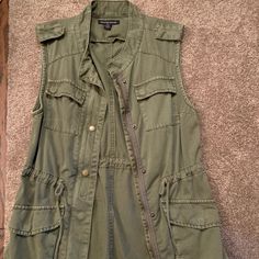 Jean Cargo Vest For Ladies, Brand New Condition Military Style Tops With Pockets For Spring, Utility Tops For Spring Outdoor, British Khaki, Cargo Vest, Khaki Jacket, Green Vest, Khaki Green, Jackets For Women, Jackets & Coats