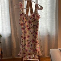 Cute Summer Or Spring Dress! Never Worn Lined Floral Sundress For Brunch, Casual Floral Tie-back Dress For Brunch, Feminine Floral Print Sundress For Date Night, Floral Dress Formal, Spring Dress, Spring Floral, Summer Dress, Floral Dress, Colorful Dresses