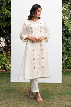 White straight kurta with floral embroidery and lace details. Paired with a pant with lace details at the hem and cotton inner. - Aza Fashions White Kurta, Luxury Sale, Straight Kurta, Kurta With Pants, Satin Color, Fashion App, Floral Pants, Pants Pattern, Modern Bride