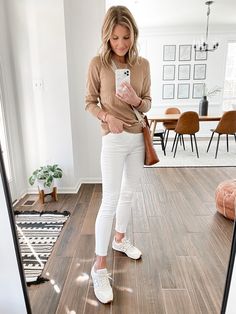 White Jeans Sneakers Outfit, White Jeans With Tennis Shoes, Jeans White Sneakers Outfit, White New Balance Shoes Outfit, White Jeans And Sneakers Outfit, Jeans And Sneakers Outfit Spring, White Sporty Casual Sneakers, Nude Sneakers Outfit, Styling New Balance Sneakers Outfits