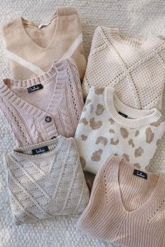 Minimalist Clothing Aesthetic, Cute Winter Sweaters, Trendy Cardigans, Winter Sweater Outfits, Neutral Sweaters, Elegante Casual, Knit Sweaters, Quick Outfits, Cute Sweater