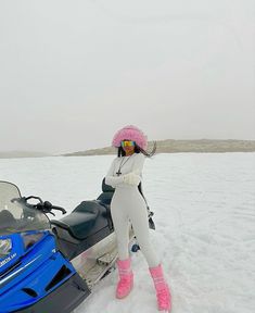 Snow Fits Black Women, Ski Trip Aesthetic Black Women, Skiing Outfit Black Women, Ski Outfit Black Women, Black Ski Trip, Snowboarding Picture Ideas, Ski Festival Outfits, Ski Trip Black Women, Colorado Trip Outfits