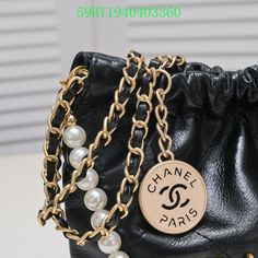 Size: 25cm*25cm*8cm It comes with Dust box, Care manual, Tag, and Paper bag. New Handbags, Fashion Statement, Wellness Design, Paper Bag, Chanel, The Incredibles, Things To Come