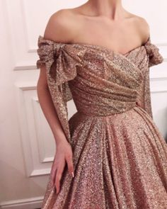 Evening Dresses Uk, A Line Evening Dress, Sequin Evening Dresses, Beauty Dress, Dream Dresses, Dress Shapes, Ball Gown Dresses, Gorgeous Gowns, Marchesa