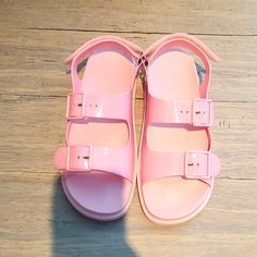 Preowned On Great Condition Gucci Rubber Sandals. Back Velcro Strap Adjustable Front Straps. Beautiful And Fun. Size 41 Eur, Will For Size 10-10.5 Or Even 11. Gucci Rubber Sandals, Gucci Pink, Shoes Gucci, Rubber Sandals, Fun Size, Gucci Shoes, Velcro Straps, Platform Sandals, Women's Shoes Sandals