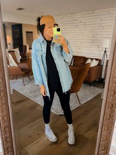 Sports Game Outfit, Ugg Boot Outfit, Sports Mom Outfit, Casual Mom Outfits, Midsize Fall Outfits, Baseball Mom Outfits, Mom Outfits Fall, Running Errands Outfit, Errands Outfit