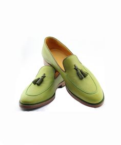 Groom Party, Tassel Shoes, Shoes Green, Bespoke Shoes, Tassel Loafers, Genuine Leather Shoes, Shoe Gifts, Shoe Show, Green Shoes