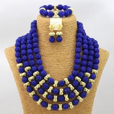 bead jewelry set Nigerian Necklaces, Afro Bride, African Style Jewelry, Jewel Shoes, Royal Blue Fashion, Formal Dresses Party, Enchanting Jewelry, Women Cheap Dresses