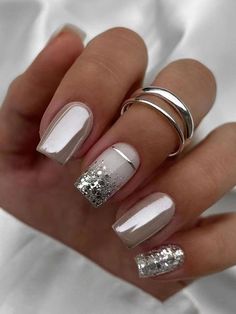 Silver Nail, Colorful Nails, Smink Inspiration, Fake Nails With Glue, Elegant Nails, Nail Arts, Nail Polishes