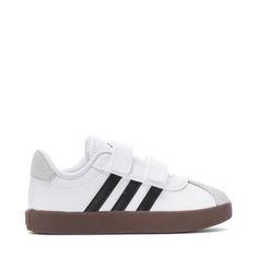 Your kiddo needs a pair of shoes that are classics in their collection. The adidas VL Court 3.0 Toddler Sneakers are just the ones to do it because they can withstand the most active toddler with their thick outsoles. With their Velcro closure, you can easily take them on and off your little one. Sneakers. adidas branded. Vulcanized sole. Velcro closure. Vl Court 3.0, Adidas Forum Infantil, Velcro Adidas, Baby Boy Adidas Shoes, Adidas Vl Court, Toddler Adidas, Sell Shoes, Toddler Sneakers, Adidas Brand