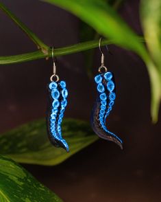 Tentacles are resin printed. Ear wire is silver plated and nickel free. Gift Art, Ear Wire, Art Gift, Jewelry Gift, Jewelry Earrings Dangle, Silver Plate, Jewelry Gifts, Silver Plated, Dangle Drop Earrings